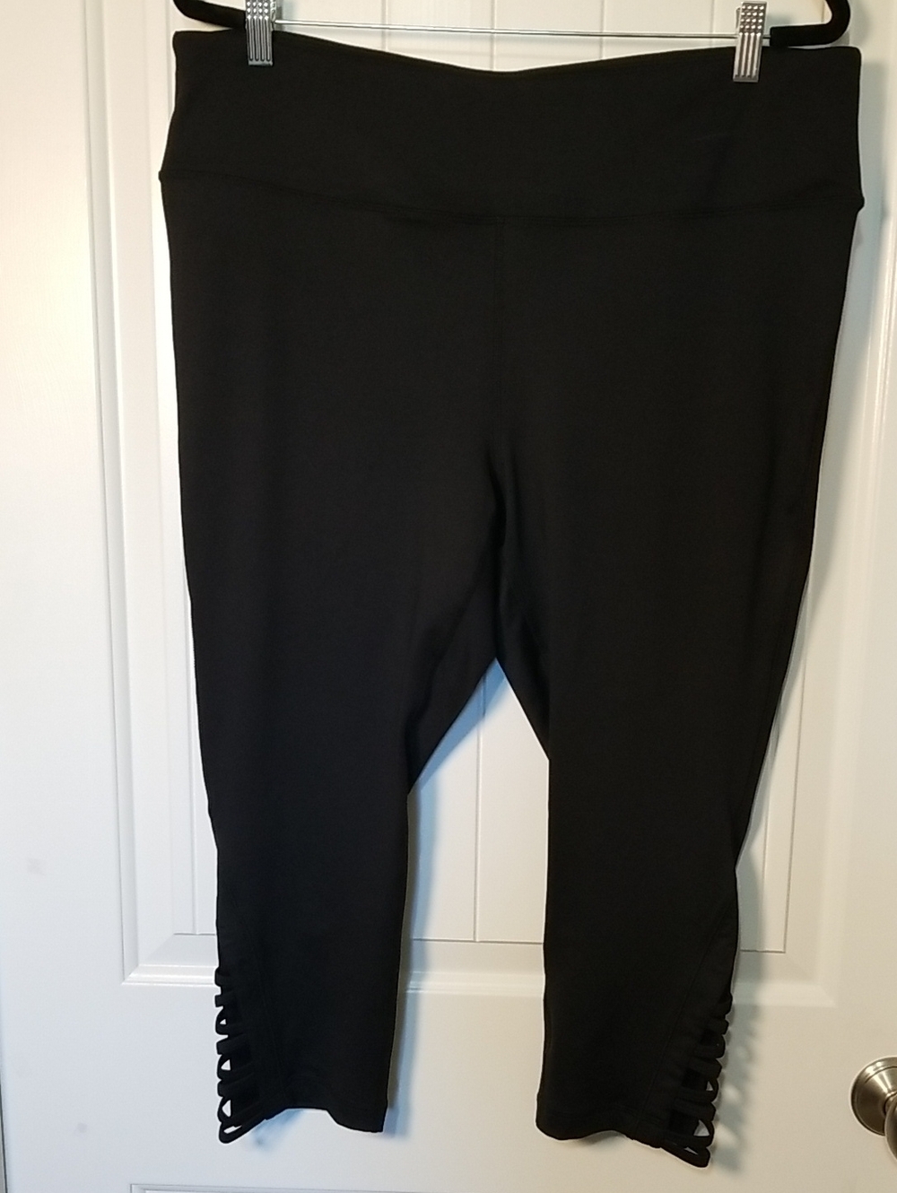 exertek Black Capri Leggings with Strappy Hem 2X
